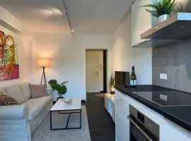 Black Suite 13 - Design-Apartment