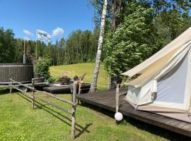Karula Stay Romantic and Luxurious Glamping at Karula National Park, hotel v destinaci Ähijärve