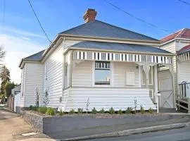 Charming 2-Bed House in North Hobart