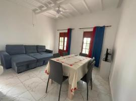 Appartement confortable à Morne-à-l'Eau - 54 m² avec balcon, hotel in Morne-à-lʼEau