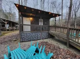 Pet Friendly Studio Cabin in Gatlinburg