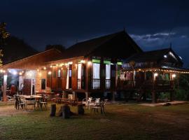 Homestay Kampung Den, hotel v destinaci Kampong Jimah