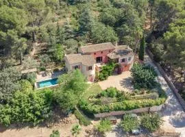 Provençal Mas With Pool In Carqueiranne