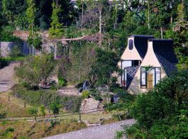 Warm Season, Hotel in Xóm Giai