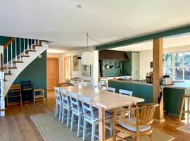 Historic Holiday Home By Lake Jabel, hotel in Jabel