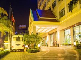 Grand Szechuan Hotel Vientiane, hotel in Ban Vattai Gnai