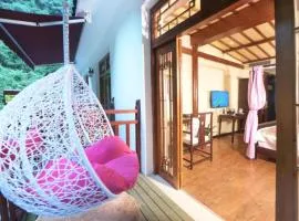 Alley Mountain View Garden Hotel