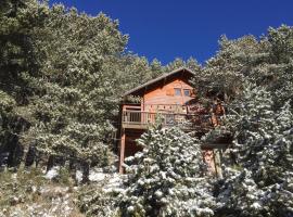 Chalet Vue sous cet Angles, hotel v mestu Les Angles