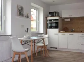 Apartment mit Küche und 2 Einzelbetten, Duschbad, Parkplatz und ruhig gelegen, ADA7