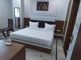 Hotel Roshanee