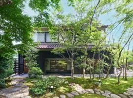 高尾山すぐ貸切villa都心から70分自然豊か貸切サウナ道志ツーリングBBQ焚火花火日本庭園