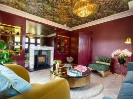 Liongate Lodge