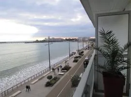 Appartement 2 chambres face plage avec parking, 3 étoiles - FR-1-197-376