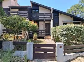 Villa Patio Duplex Calme, Proche Plage et Commerces, Idéale pour 4 Pers. - FR-1-239-237