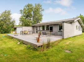 Cozy Holiday Home 350 Meters From The Water In Amtoft,, hotel v destinaci Vesløs