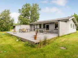 Cozy Holiday Home 350 Meters From The Water In Amtoft,