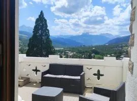 Appartement 3 pièces avec terrasse et parking à Jausiers - FR-1-804-24
