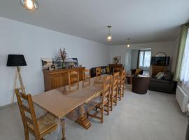 Deux gîtes charmants près d'Orléans avec jardin et parking privatif - FR-1-590-577, hotel in Boulay-les-Barres