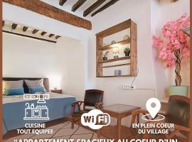 Appartement spacieux en plein cœur du village, hotel v destinaci Cotignac