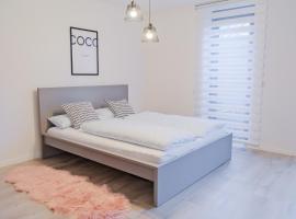 Untergeschoss mit Stil modern, ruhig & mit Terrasse, Hotel in Stutensee