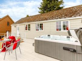 1 bed in Cinderford 88271, hotel a Cinderford