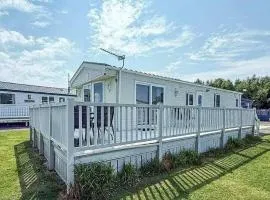 Golden Sunset 2 Bedroom Caravan Pets stay Free