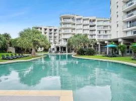 Rooftop Apartment - Heated Pool & Beach access