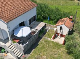 Apartment Serda, hotel com estacionamento em Ugljan