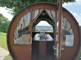 Der Kirschberghof Weinfass-Lodge