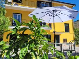Villa MaVi Guesthouse, hotel v destinaci Maenza