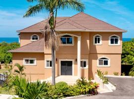 Spacious 4 Bedroom Penthouse Stunning sea views!, hotel v destinaci Whitehouse