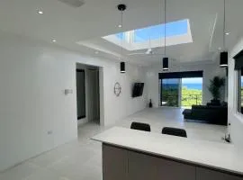 Modern Seaview 2 Bed Apartment