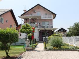Holiday Home Peaceful Retreat, hotel i Visoko