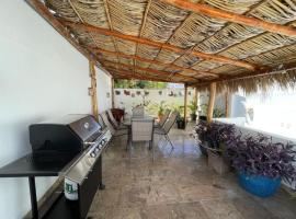 Historic Home with Roof-top Terrace and Grill, Hotel in Mazatlán