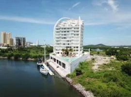 Spacious 3BR Marina Condo with Pool