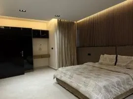 شقة بالدور الثالث