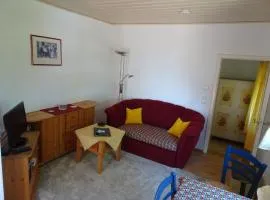 Kleines Ferienhaus Mit Garten Und Grill In Garitz
