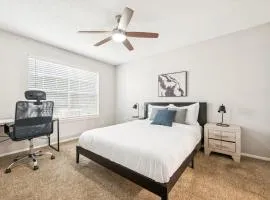 The Davis 916 I Comfy 2 Bed 2 Bath