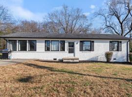 Franklin Retreat - Sleeps 4, Hotel in Franklin
