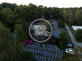 L&oslash;st Souls Oktoberfest Campsite basic package, camping de luxo em Munique