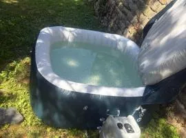 cosy 50m2 avec spa et jardin