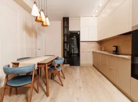 Luxury 2- Bedroom with Balcony in Prime Location