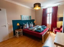 AAB Apartment 80qm mit 2 Schlafzimmern, Self-Check-in mit Wlan und gratis Parkplatz am Haus
