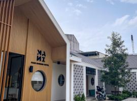 Mani Ranong Hotel, hotel com estacionamento em Ranong