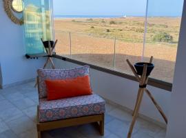 Appartement de luxe vue sur mer, hotel in Bouznika