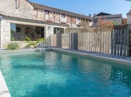Gîte Lunaben-Maison en pierres avec piscine