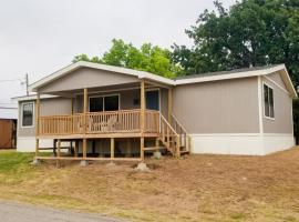 Lakefront Texoma Harbor - 33, отель в городе Mead