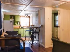 Lake Access Sunshine Suite - 30
