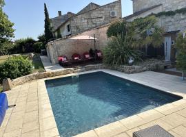 Maison JEROBOAM, hotel v destinaci Saint-Estèphe