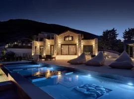 Marisia Luxury Villa, An Acre of Endless Blue